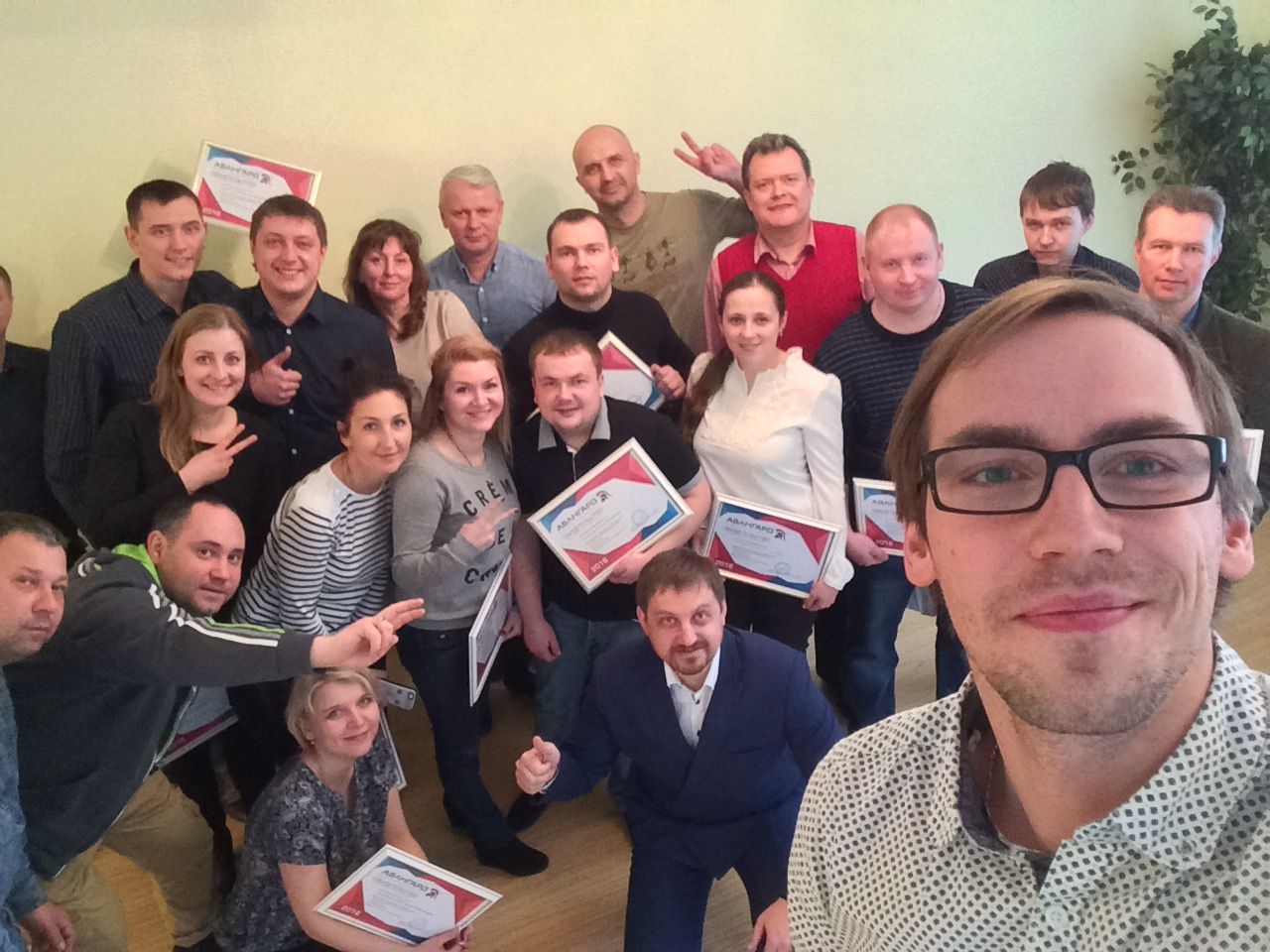 АКАДЕМИЯ С ТЕАТРАЛЬНЫМ УКЛОНОМ